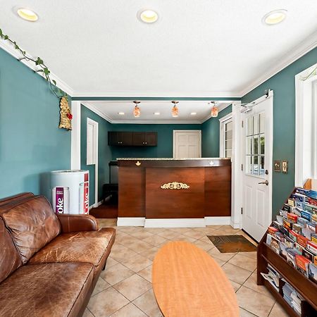Americas Best Value Inn Stonington Mystic Bagian luar foto