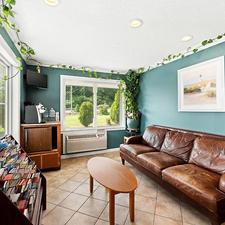 Americas Best Value Inn Stonington Mystic Bagian luar foto