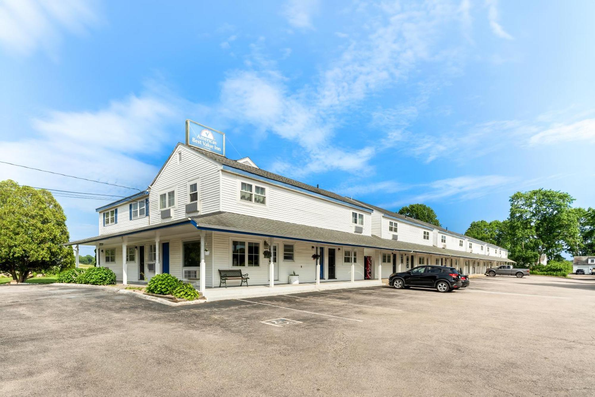 Americas Best Value Inn Stonington Mystic Bagian luar foto