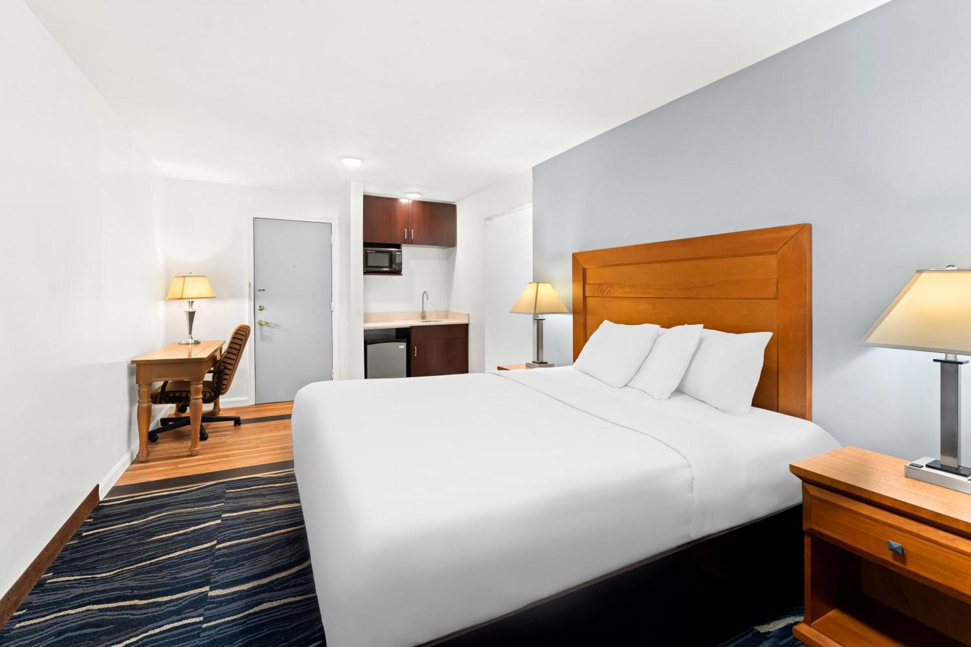 Americas Best Value Inn Stonington Mystic Bagian luar foto